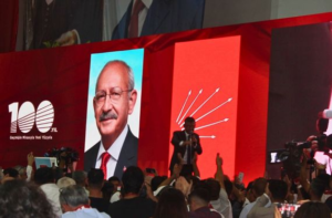 Gençlerden Özel’e ‘Kılıçdaroğlu’ sloganıyla tepki! Özel: Beni Soylu bile susturamadı!